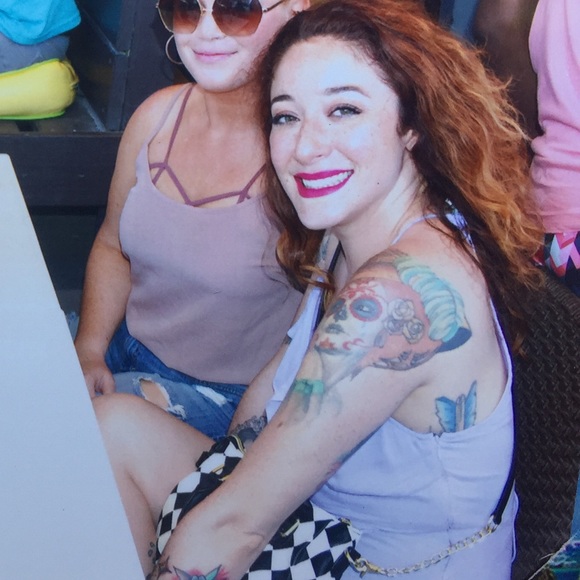 Meet your Posher, Rae - Picture 2 of 7